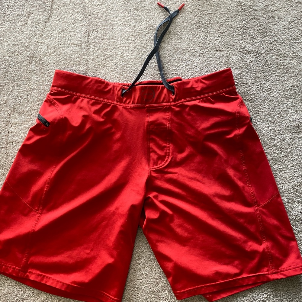 Hylete above knee workout shorts size large
